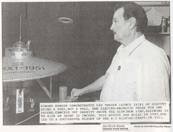 Article de journal sur son vaisseau de 1951 qui a été reconstruit par lui au moins à titre de maquette visuelle de nombreuses années après pour montrer son apparence  (on sait que l'original a été détruit)