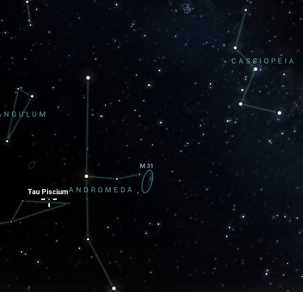 Toutefois une recherche sur une carte plus détaillée donnant plus d’étoile (Stellarium) montre que cela pourrait être n’importe quelle autre étoile que Tau Piscium (Tau dans les Poissons), qui soit à portée de Beta Andromede (Mirach), son identification n’a absolument rien de certain.