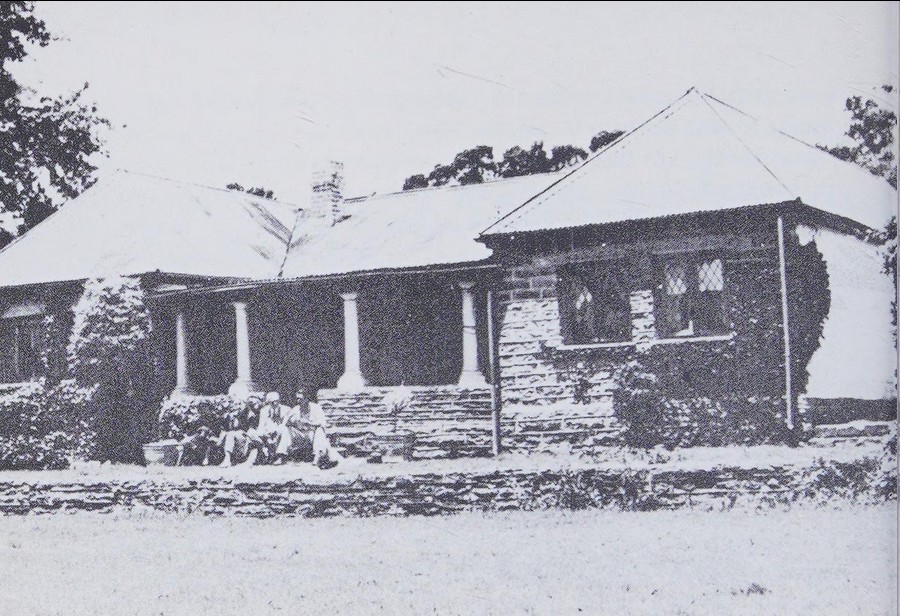 La ferme Whyteleafe de May et Jock, photo de l’époque des contacts avec Méton.