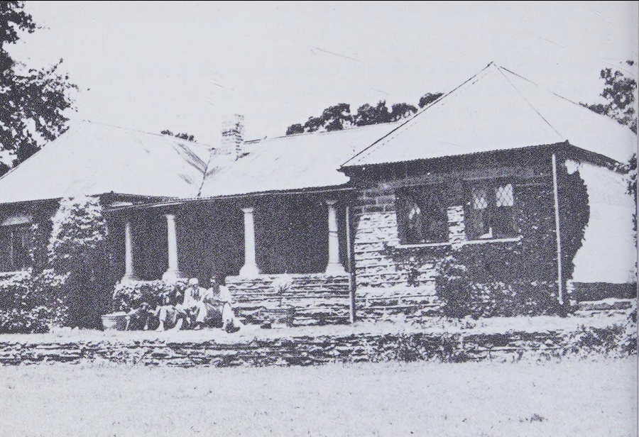 La ferme Whyteleafe de May et Jock, photo de l’époque des contacts avec Méton.