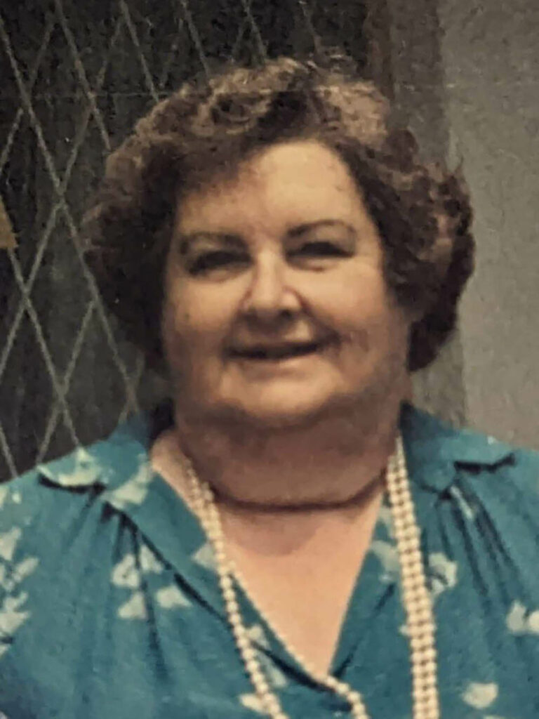 Cynthia Hind, ufologue.