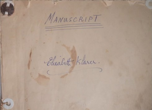 Photographie du 1er manuscrit d’Elizabeth Klarer, "Autobiographie d'une Vénusienne", page 1