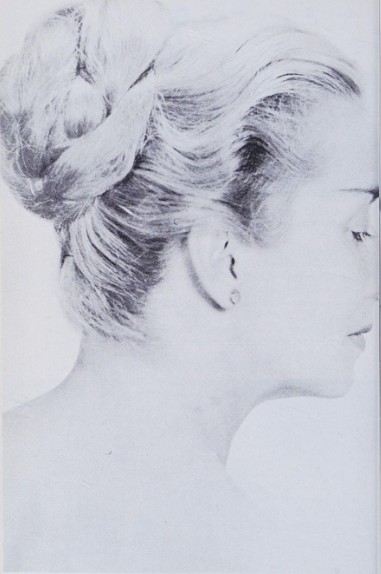 Elizabeth Klarer, photographie dans son livre en 1ère édition.