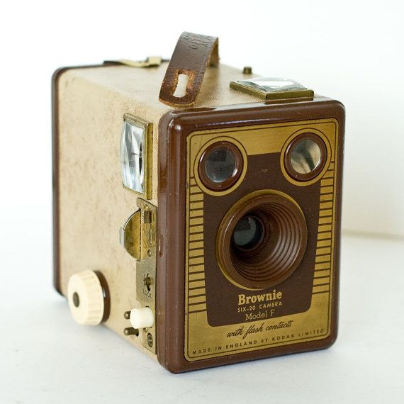 Appareil Kodak Brownie de 1950, le même type que celui que devait avoir George Adamski.