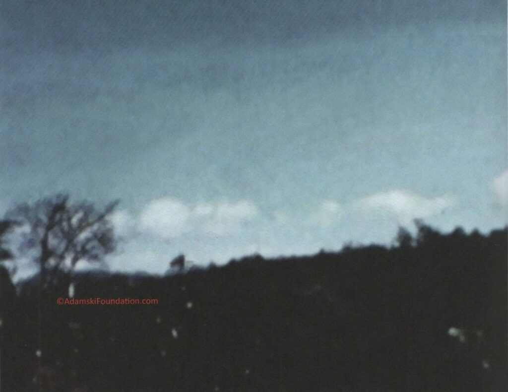 Adamski, Mexique, 1957. Image 1 extraite du film.