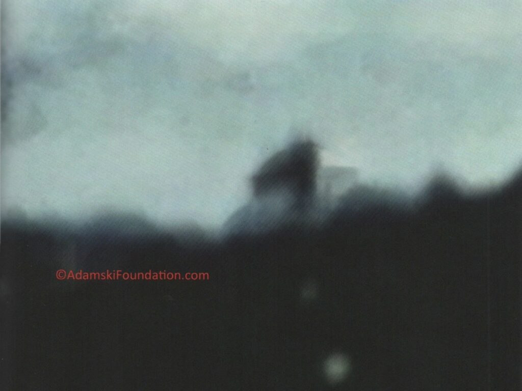 Adamski, Mexique, 1957. Image 1 extraite du film.