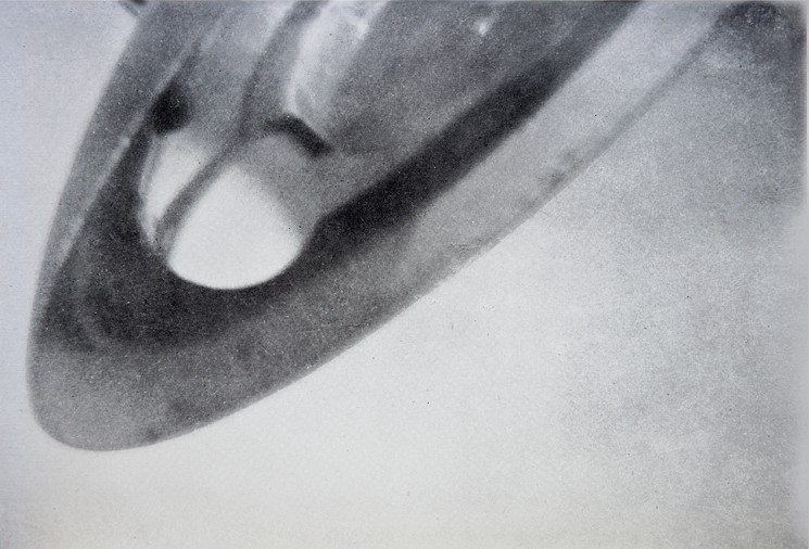 1ère photo prise par George Adamski du 13 décembre 1952 à Palomar Gardens, prise par Adamski par son télescope de 6 pouces.