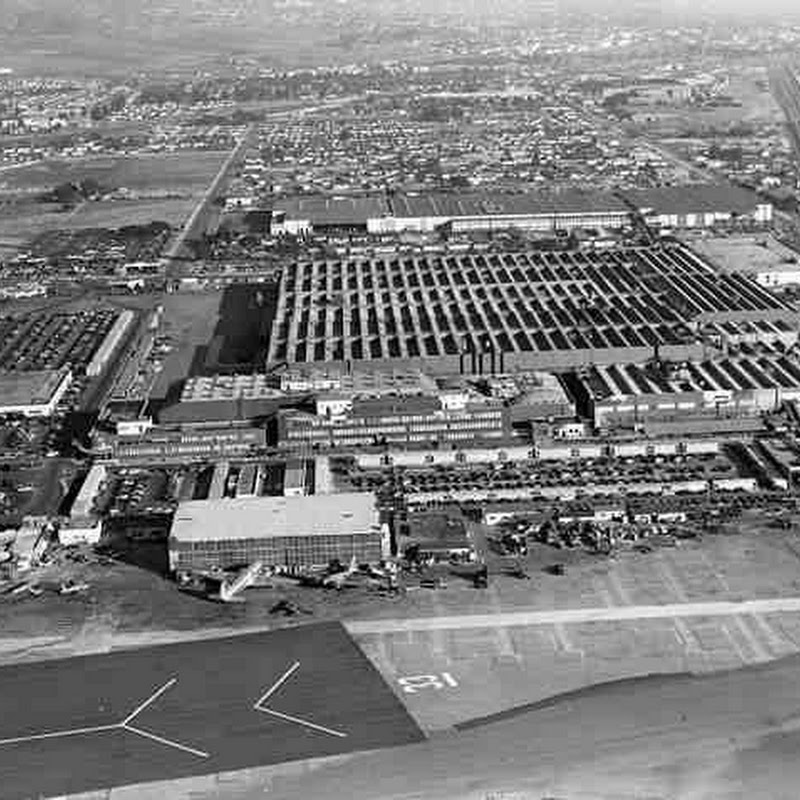 Usine Lockheed de Burbank (près de Los Angeles) où travaillait Orfeo Angelucci.