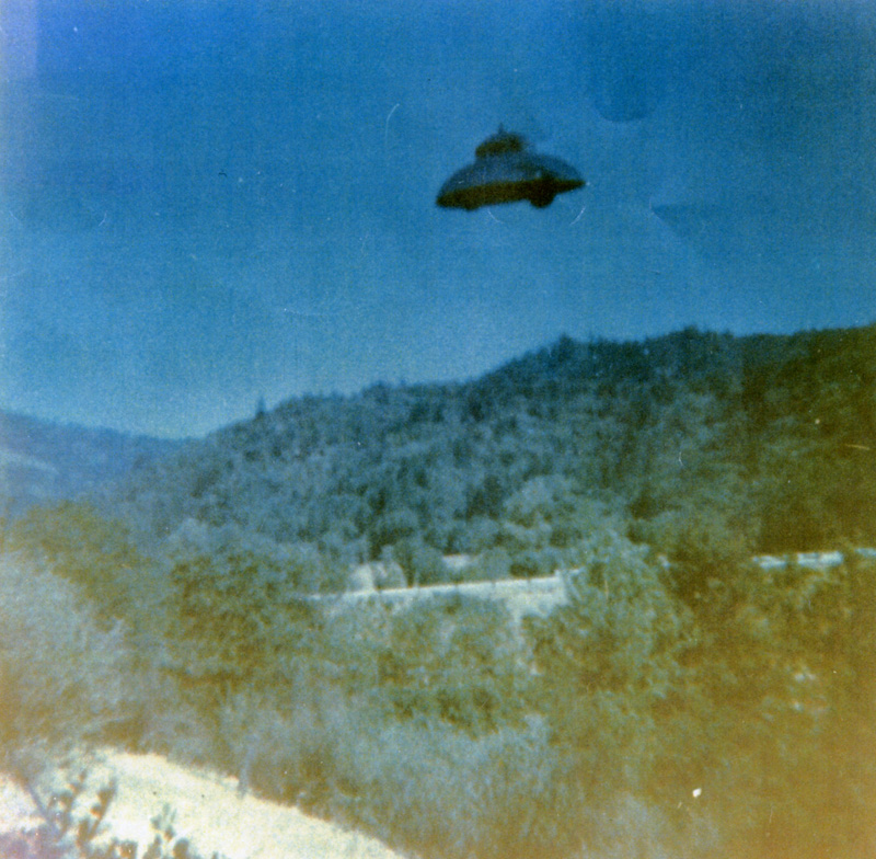 Photo d'engin volant extraterrestre prise par Tahahlita dans l'Oregon en Novembre 1968 au-dessus de Merlin - photo n°4