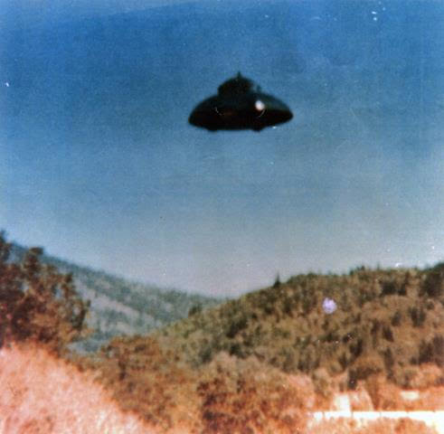 Photo d'engin volant extraterrestre prise par Tahahlita dans l'Oregon en Novembre 1968 au-dessus de Merlin - photo n°3