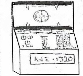 Dessin de Phyl nettoyé et légèrement retouché en vue de face de la machine observée qu'elle manipulera avec le gyroscpoe dedans qu'elle appelle le "Juke-Box" par sa ressemblance extérieure vague à un Juke-Box.