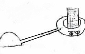 Voici le dessin mis à part décrivant la connexion de l'anneau noir qui fait le tour de la base du tube sur sa partie basse striée verticalement, avec un tuyau transparent qui le relie au haut de la structure ovoïde en sous-sol dont la partie haute émerge.