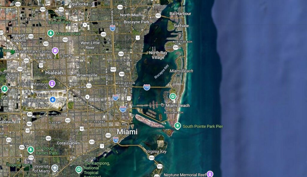 Centrage sur Biscayne Bay, une des baies portuaires à proximité de Miami, le long de Miami Beach, aux USA, où le premier contact de Edward James avec le vénusien eut lieu.
