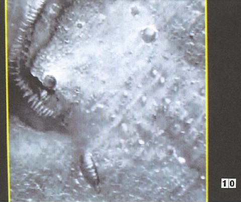Photo de Mars - Interprétation : sortie de tunnel à la surface
