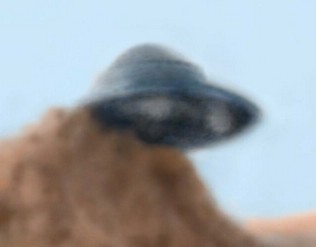 En 2017, le chercheur danois Rene Erik Olsen, disposant d’une copie haute définition de la photo originale n°2 prise par Adamski au Kodak Brownie chargé d’un rouleau de pellicule, Adamski ayant épuisé les sept plans films avec son télescope. Rene Erik Olsen utilisa un traitement informatique pour en rehausser les détails. Le résultat révéla bien plus que le simple dôme et une partie de la cabine : on distingue presque toute la soucoupe, y compris les trois sphères caractéristiques sous l’appareil. L’amélioration fut réalisée en noir et blanc, puis en version colorisée et agrandie. Version du montage photo de Michel Zirger.
